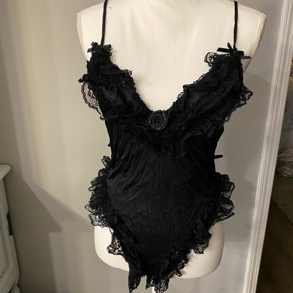 Elegant Black Lace lingerie